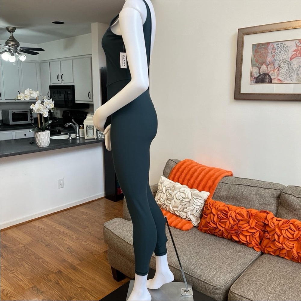 ❣️🆕Old Navy PowerSoft Sleeveless 7/8 Bodysuit❣️ - Picture 6 of 8